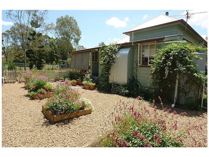 631 Hawkesbury Road, Anstead QLD 4070