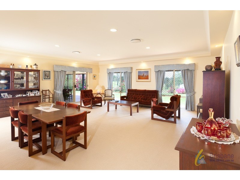 37 Nullamanna Road, Camp Mountain QLD 4520