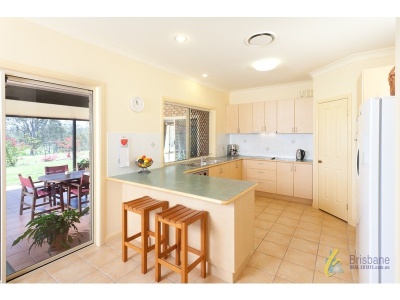 37 Nullamanna Road, Camp Mountain QLD 4520