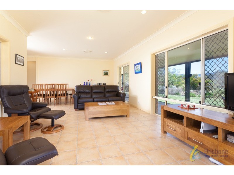 37 Nullamanna Road, Camp Mountain QLD 4520