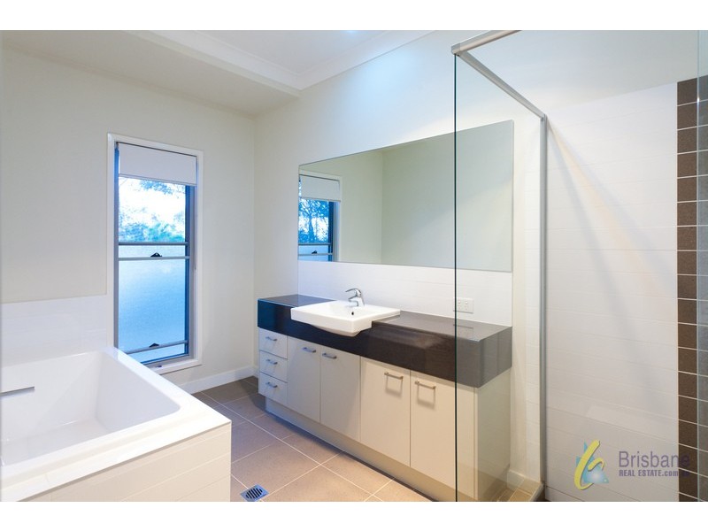 35 Lancewood Place, Moggill QLD 4070