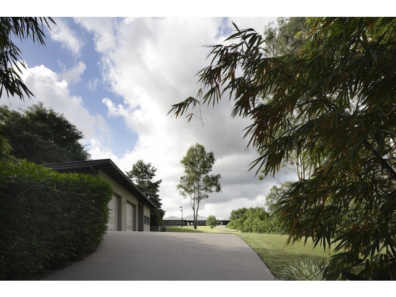 77 Herron Rd, Pullenvale QLD 4069