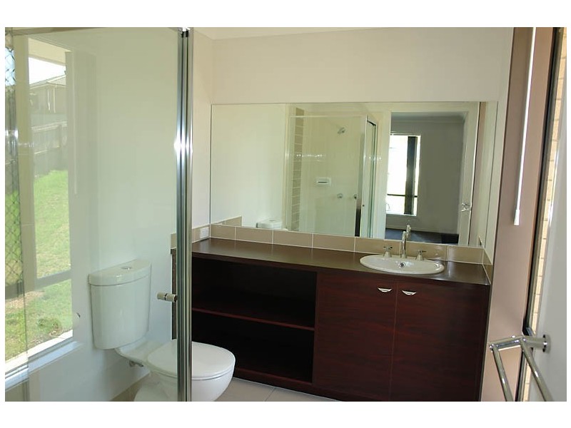 9 Tancred Place, Bellbowrie QLD 4070
