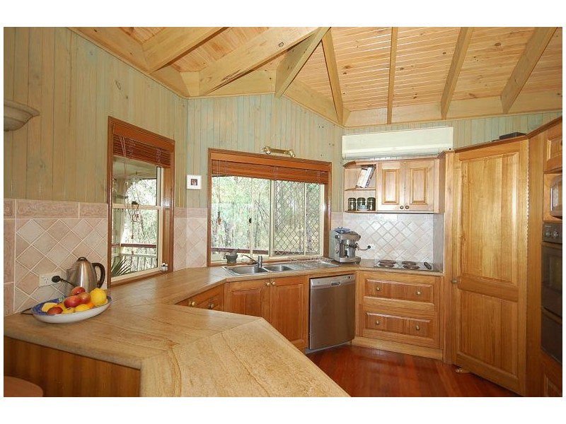 981 Mt Crosby Rd, Karana Downs QLD 4306