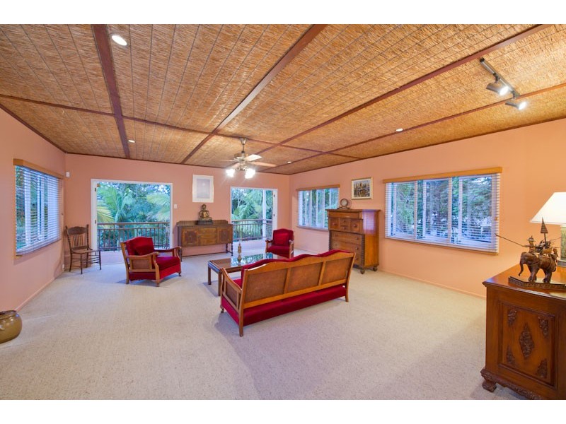 8 Skerry Street, Kenmore QLD 4069