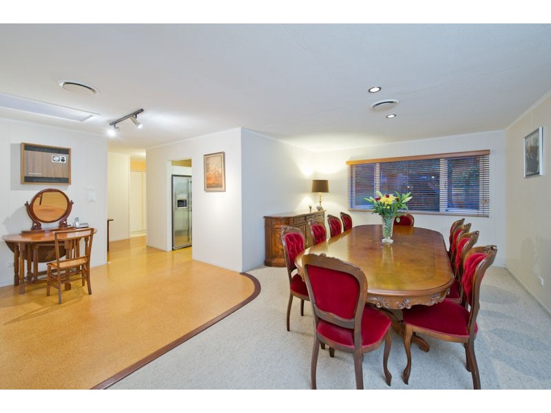 8 Skerry Street, Kenmore QLD 4069