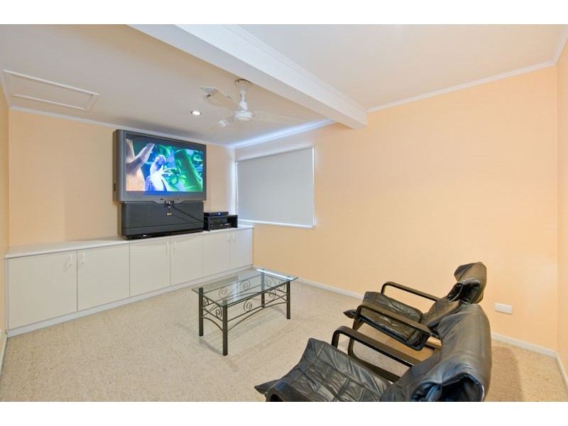 8 Skerry Street, Kenmore QLD 4069