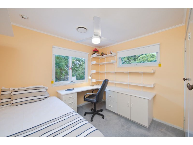 8 Skerry Street, Kenmore QLD 4069