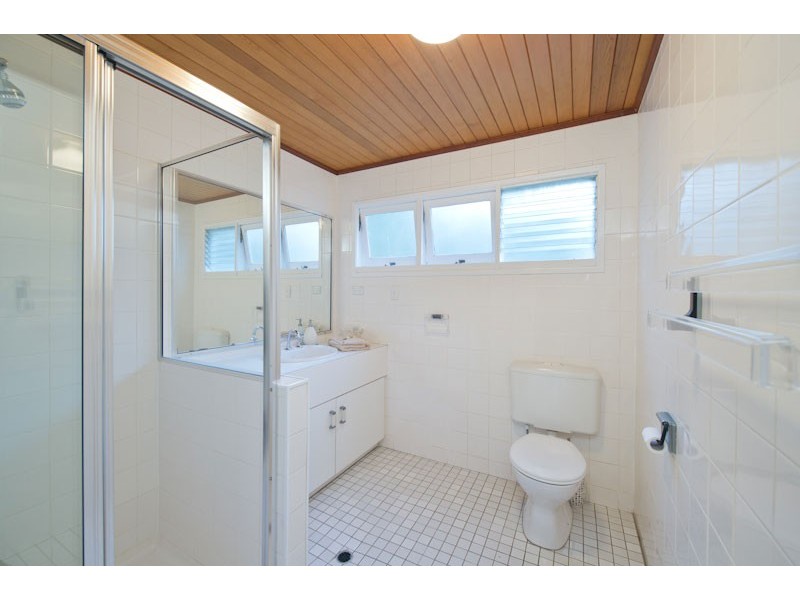 8 Skerry Street, Kenmore QLD 4069