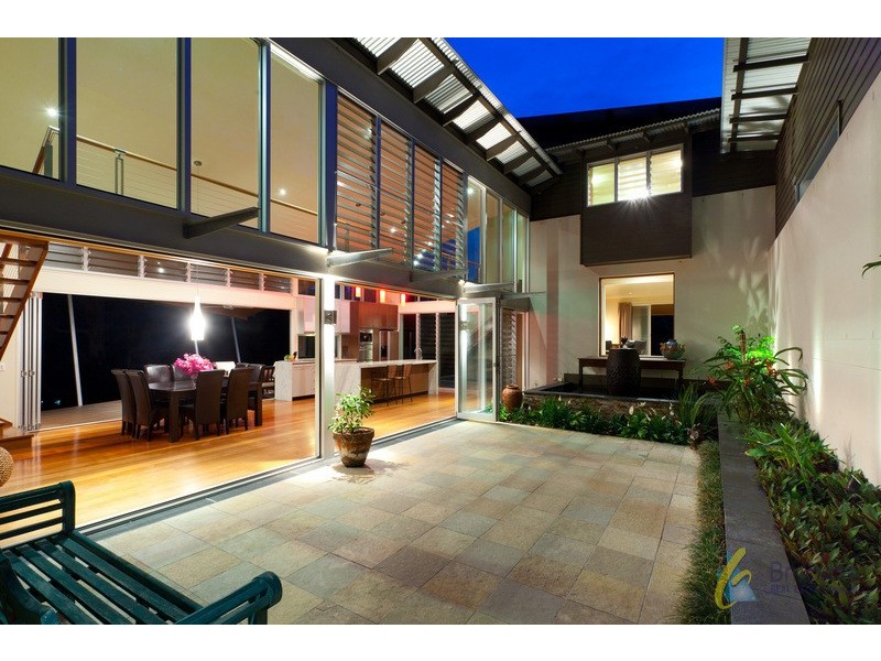 30 Nioka St, Brookfield QLD 4069