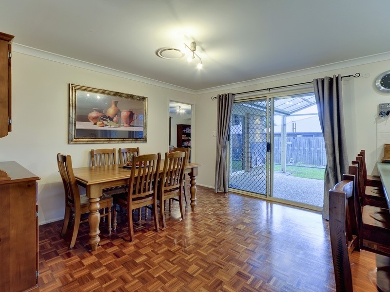 40 College Road, Karana Downs QLD 4306