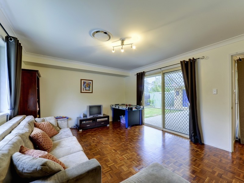 40 College Road, Karana Downs QLD 4306