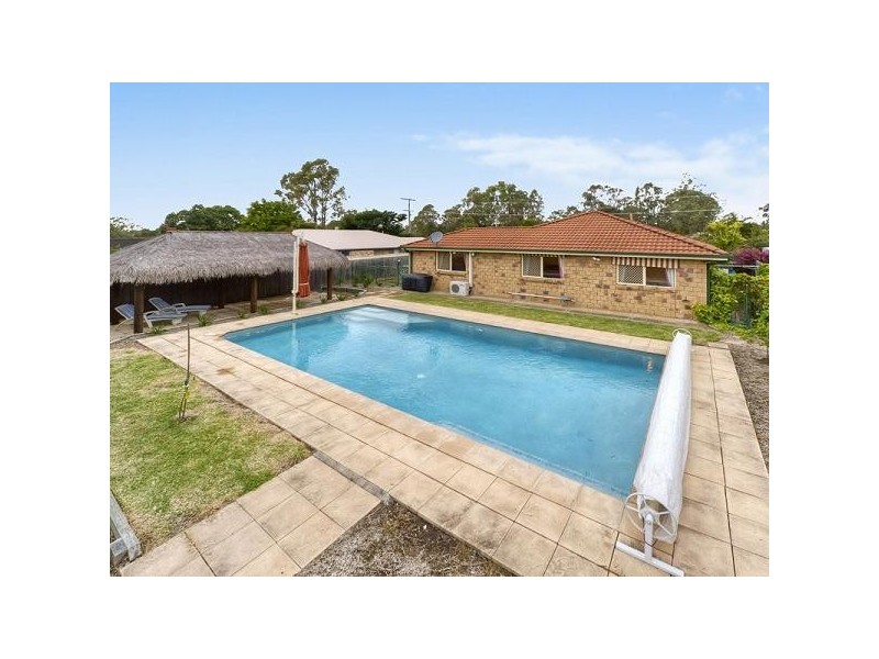 40 College Road, Karana Downs QLD 4306