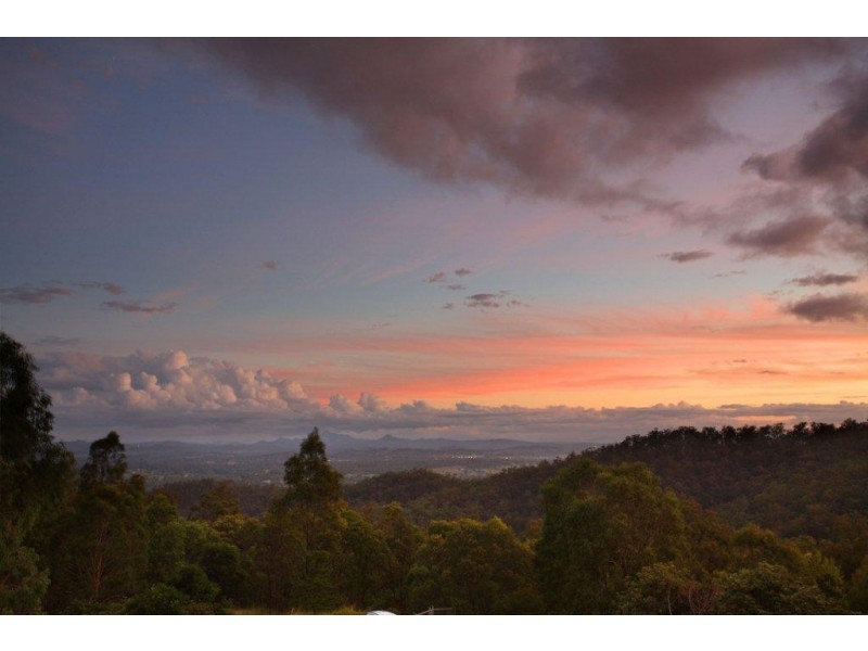 7 Millbrook Dr, Pullenvale QLD 4069