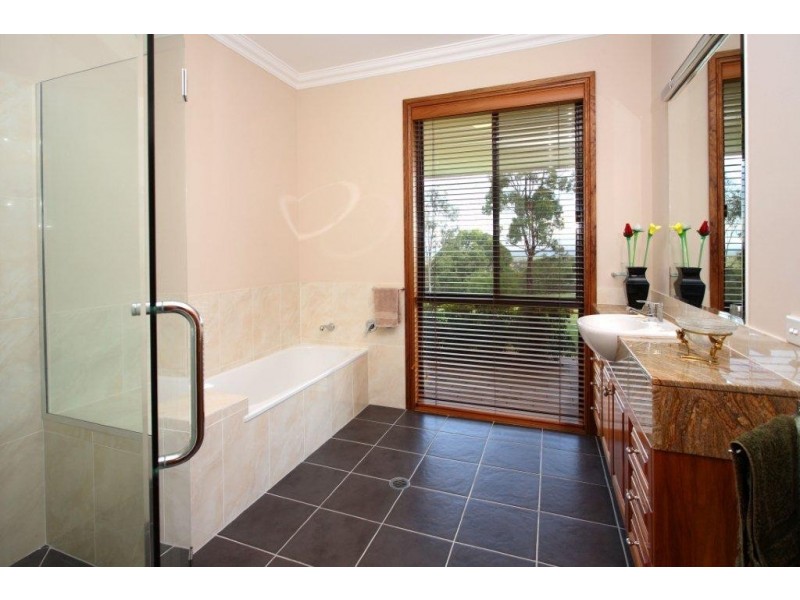 7 Millbrook Dr, Pullenvale QLD 4069