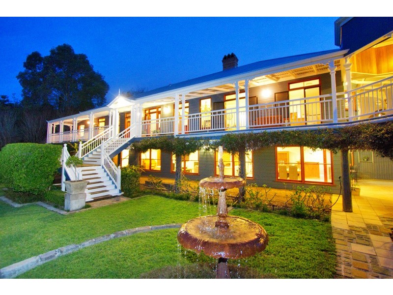 218 Moons Lane, Brookfield QLD 4069