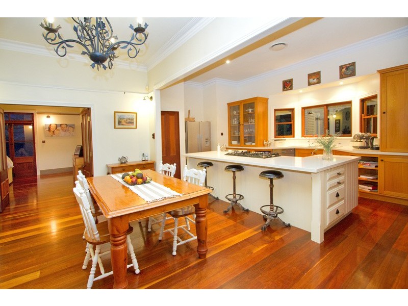 218 Moons Lane, Brookfield QLD 4069