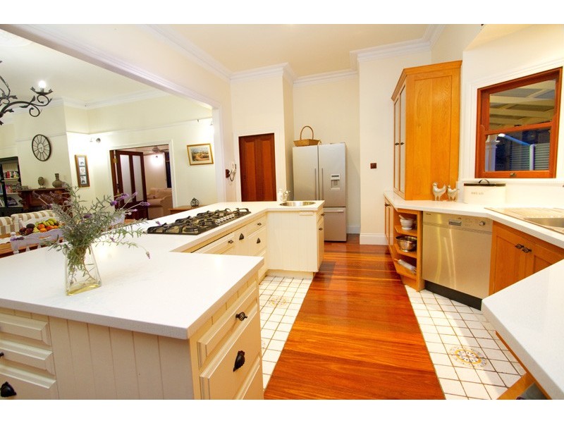 218 Moons Lane, Brookfield QLD 4069