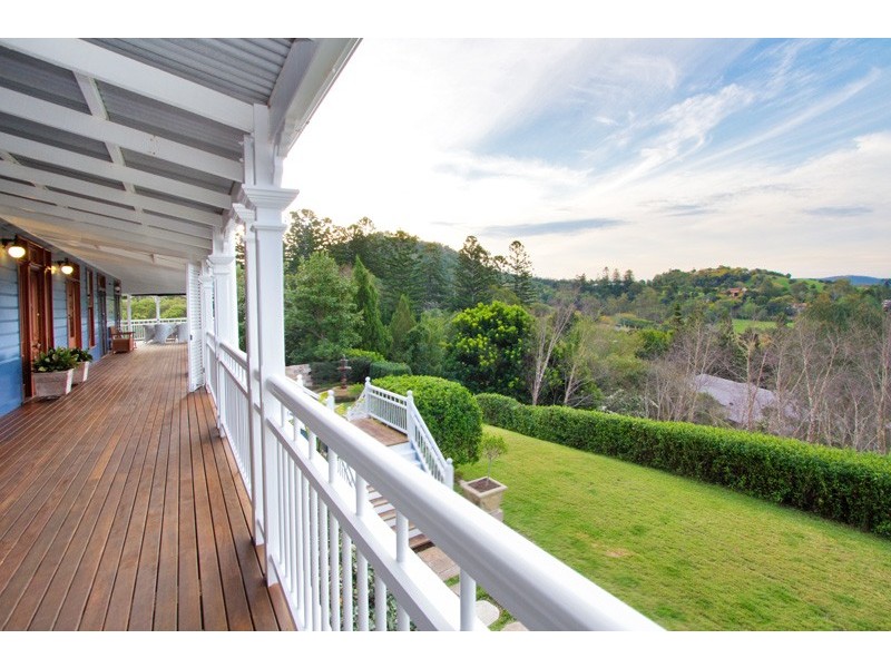 218 Moons Lane, Brookfield QLD 4069