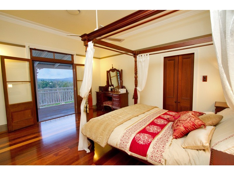 218 Moons Lane, Brookfield QLD 4069