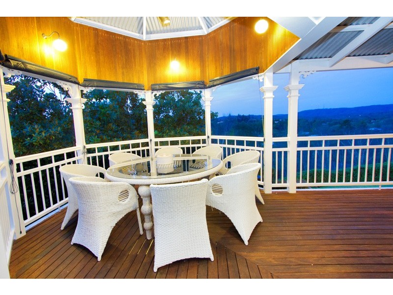 218 Moons Lane, Brookfield QLD 4069