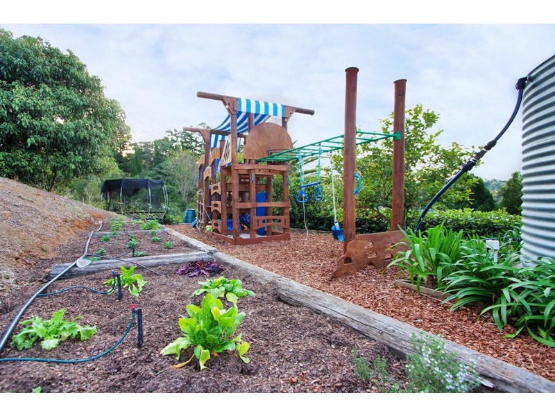 218 Moons Lane, Brookfield QLD 4069