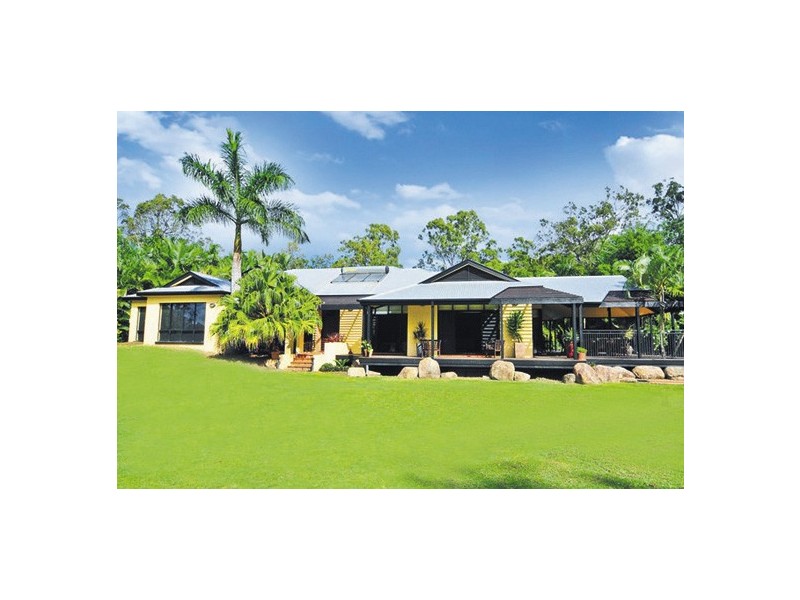 39 Phillip Cres, Barellan Point QLD 4306