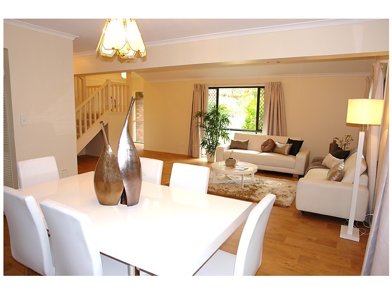 2 Jessamine Ct, Kenmore Hills QLD 4069