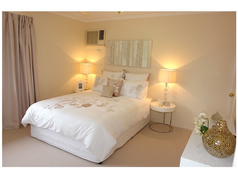 2 Jessamine Ct, Kenmore Hills QLD 4069