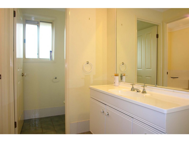 73 Mirbelia Street, Kenmore QLD 4069