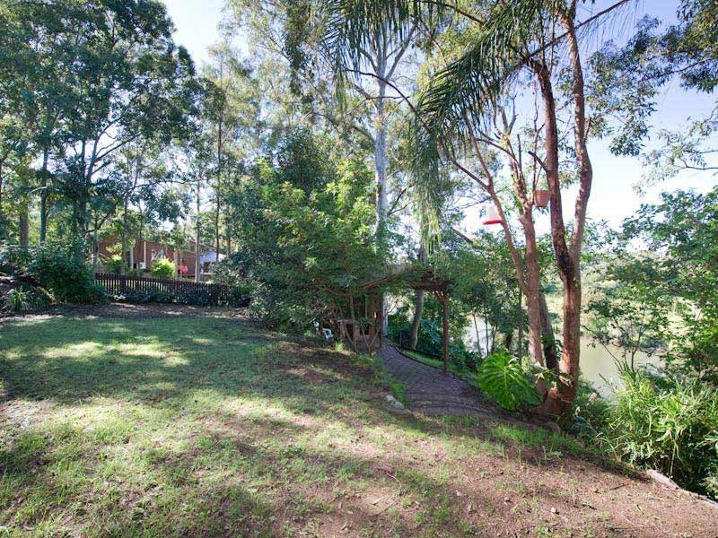 12 Minaji Court, Karana Downs QLD 4306