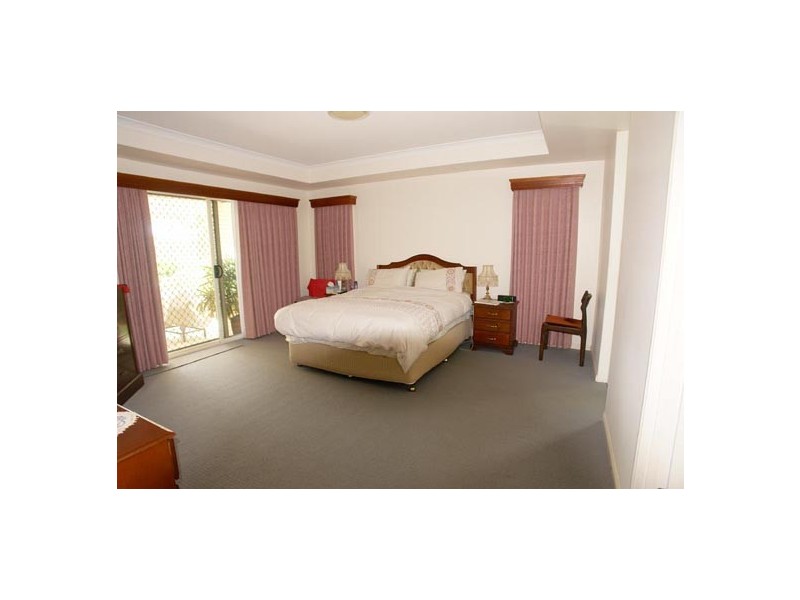 69 Daintree Pl, Riverhills QLD 4074