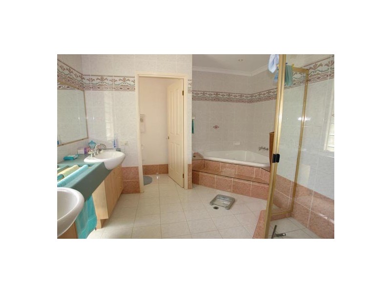 69 Daintree Pl, Riverhills QLD 4074