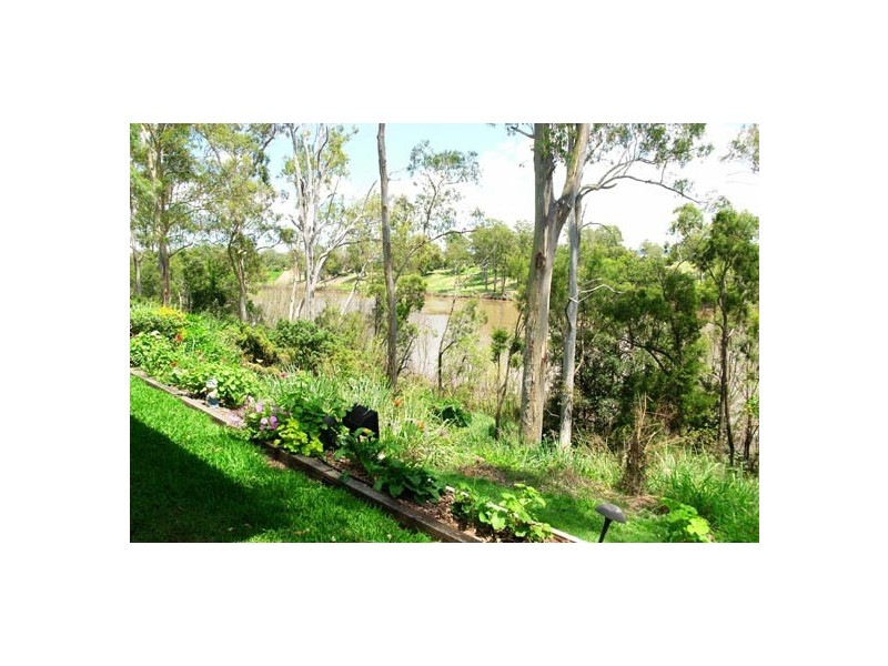 69 Daintree Pl, Riverhills QLD 4074