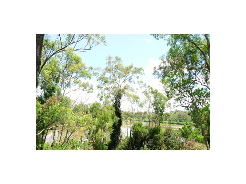 69 Daintree Pl, Riverhills QLD 4074