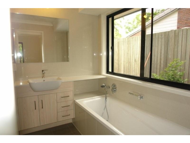 42 Donatello Street, Fig Tree Pocket QLD 4069