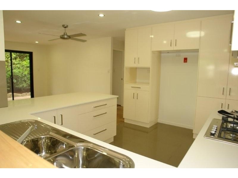 42 Donatello Street, Fig Tree Pocket QLD 4069