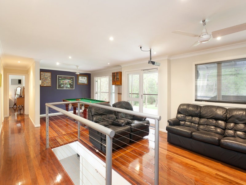 6 Deerhurst Road, Brookfield QLD 4069