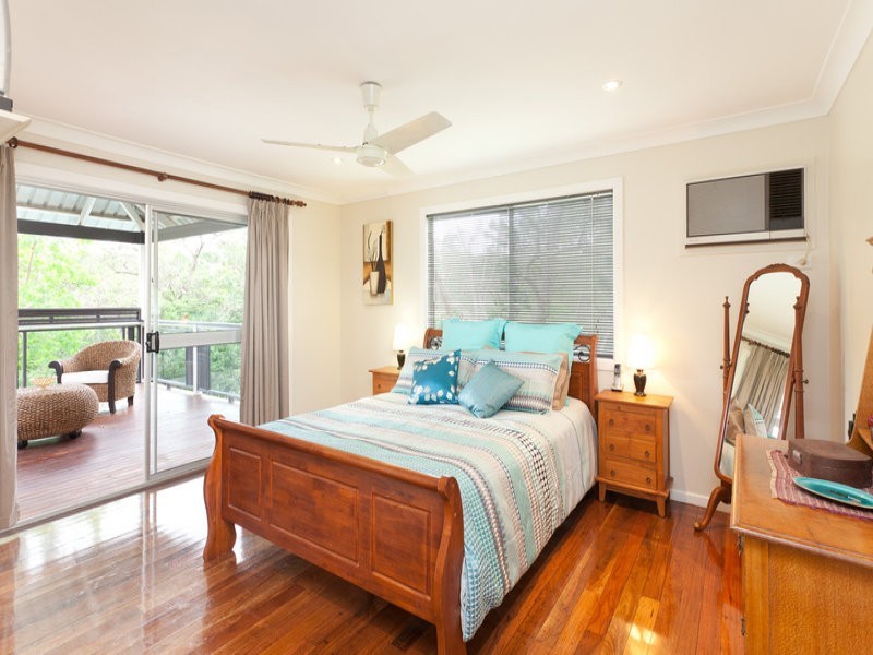 6 Deerhurst Road, Brookfield QLD 4069