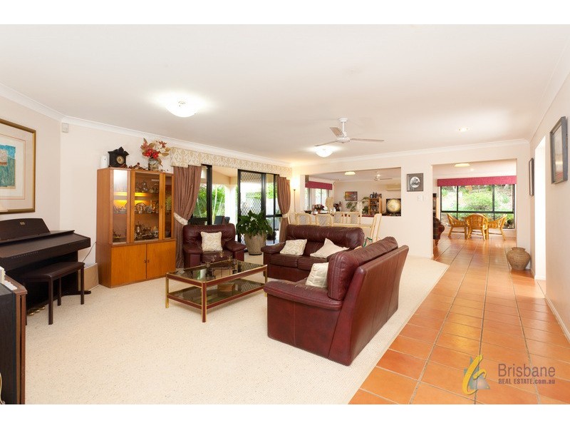 10 Menindee Court, Westlake QLD 4074