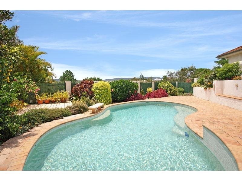 11 Preston Place, Brookfield QLD 4069