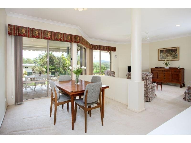 11 Preston Place, Brookfield QLD 4069