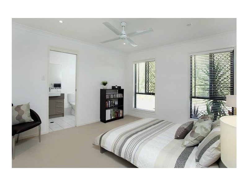 27 Christopher Place, Sinnamon Park QLD 4073