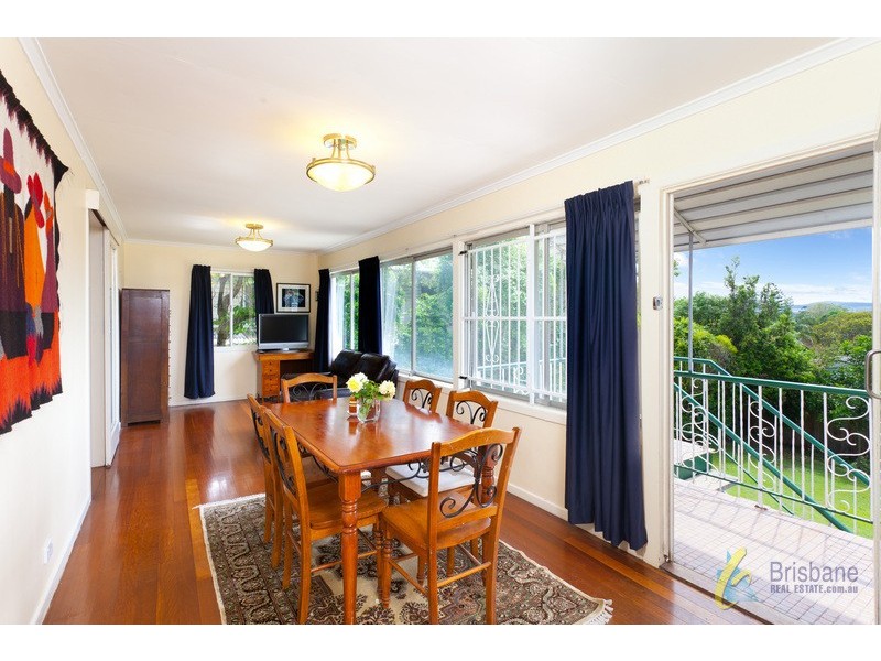 31 Blackheath Road, Oxley QLD 4075