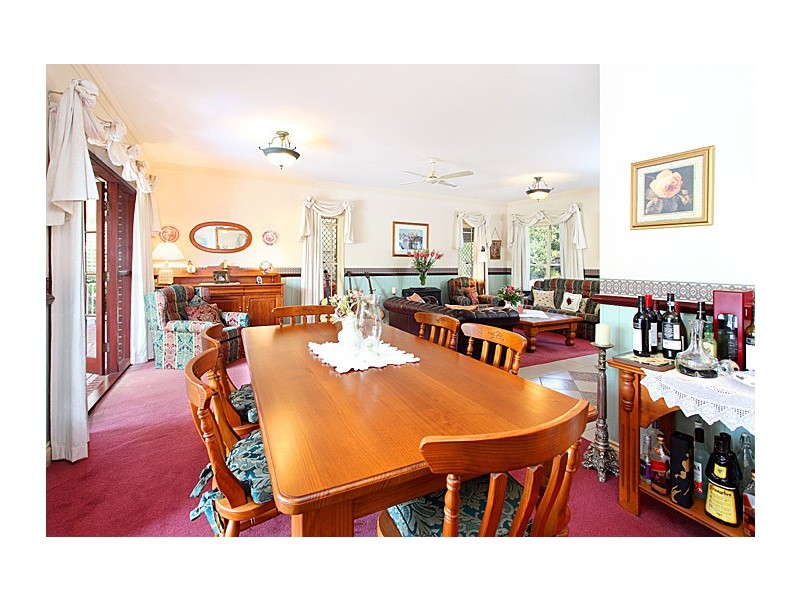 29 Rialanna Street, Kenmore QLD 4069