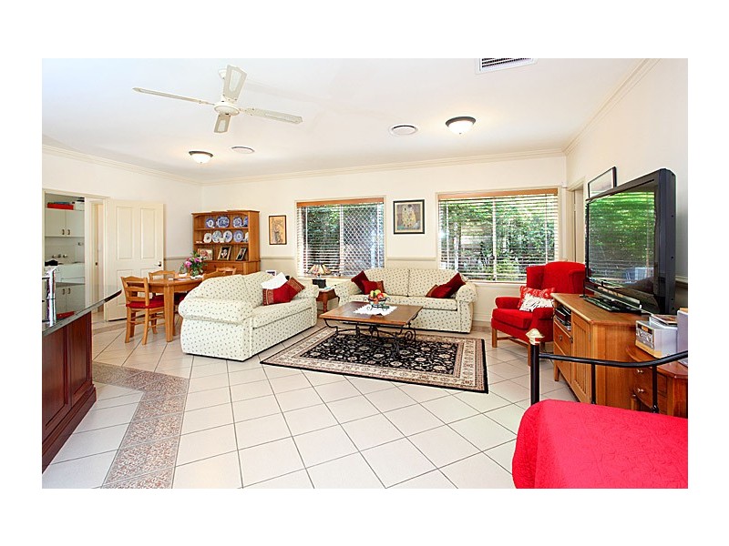 29 Rialanna Street, Kenmore QLD 4069