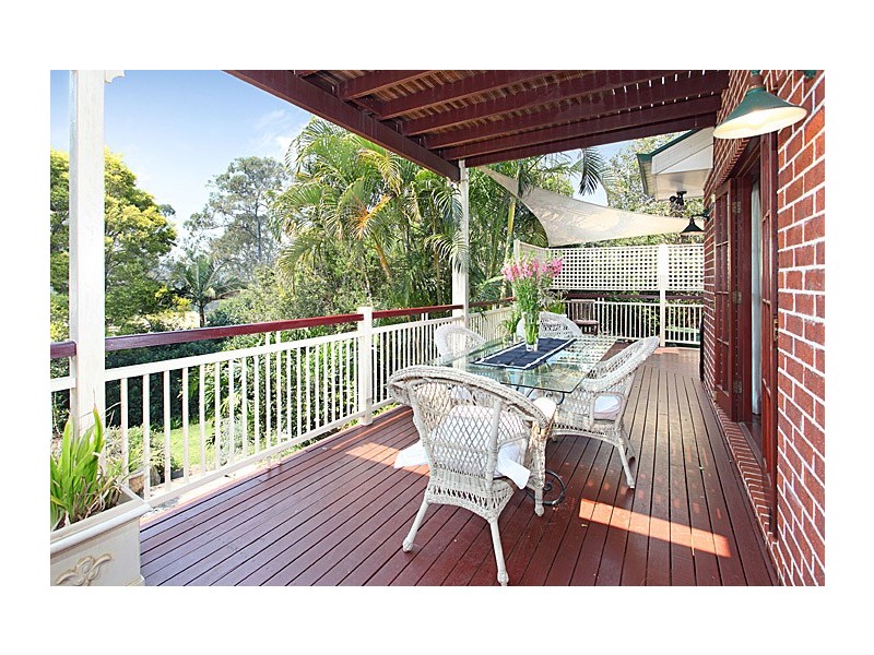 29 Rialanna Street, Kenmore QLD 4069