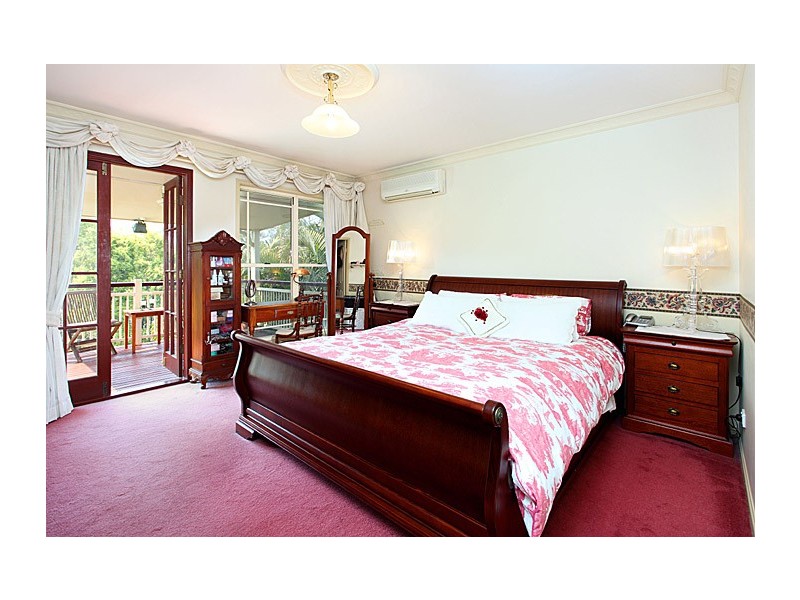 29 Rialanna Street, Kenmore QLD 4069