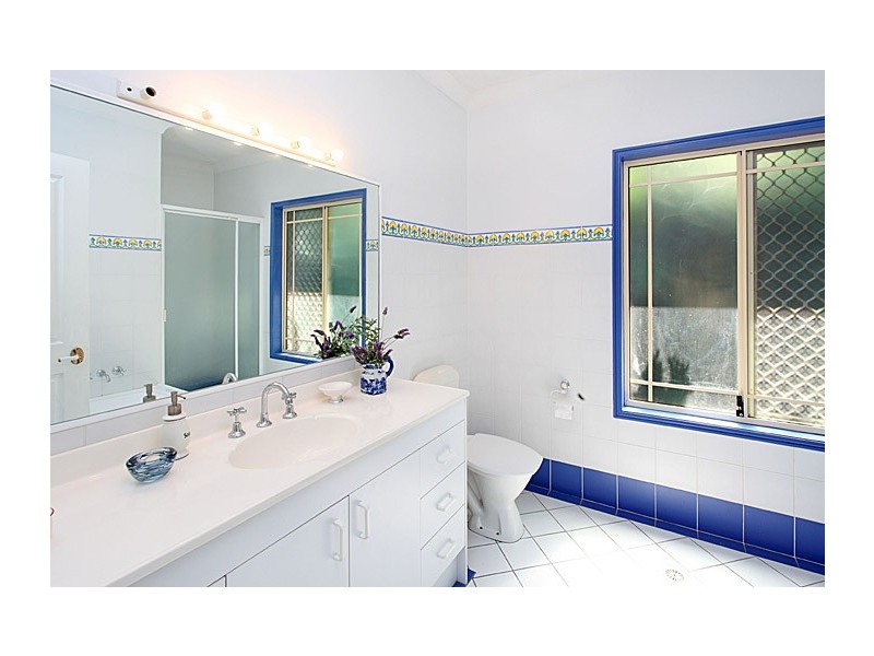 29 Rialanna Street, Kenmore QLD 4069