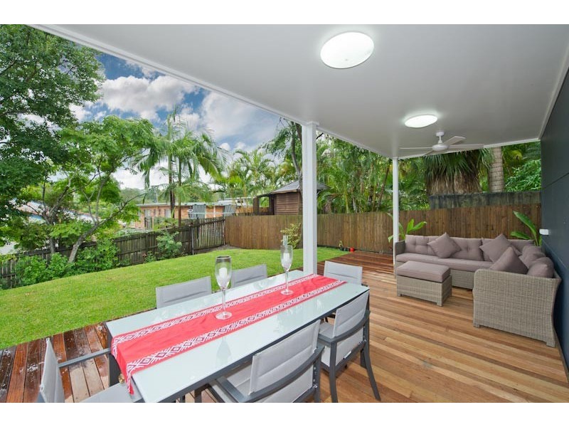 13  Sophia Street, Kenmore QLD 4069